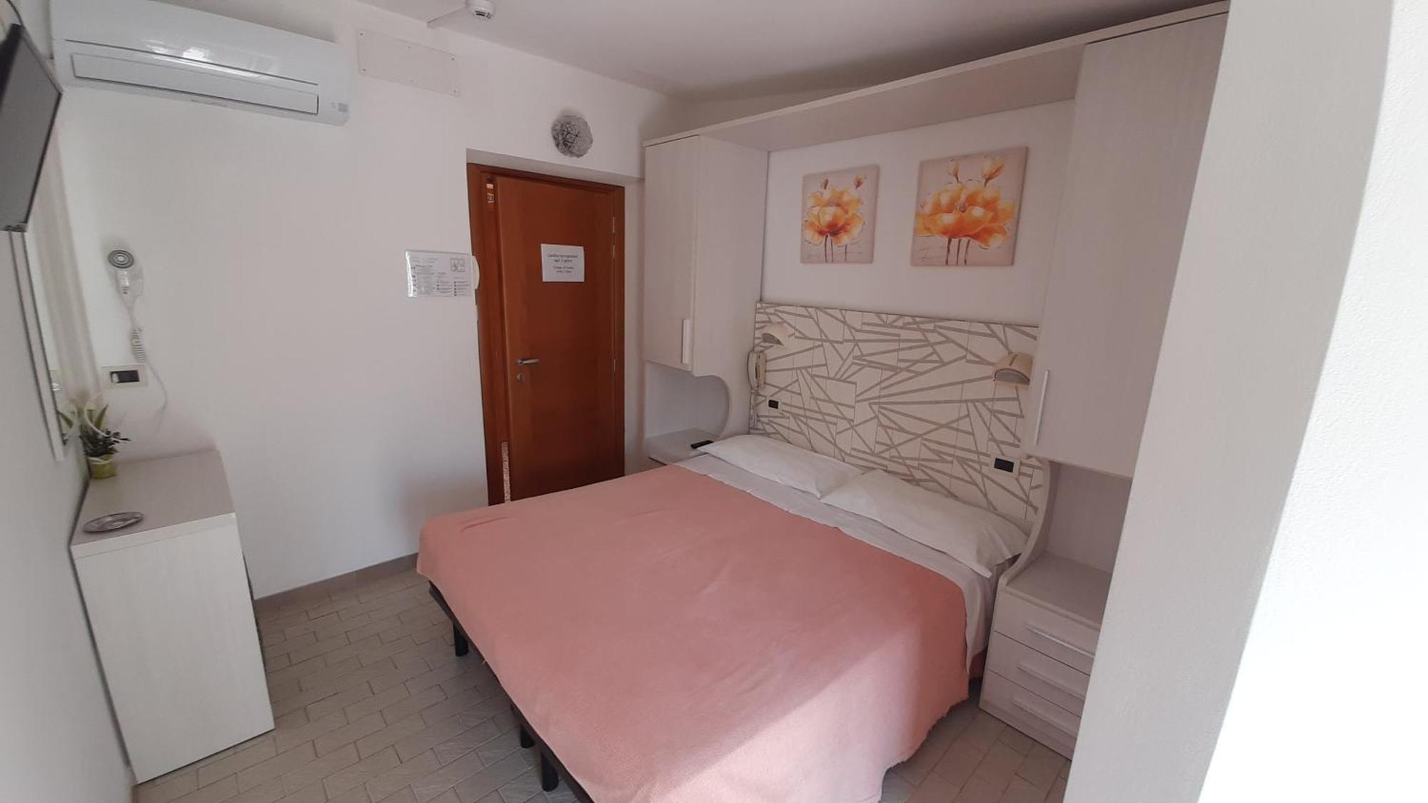 Hotel Luana Римини Экстерьер фото