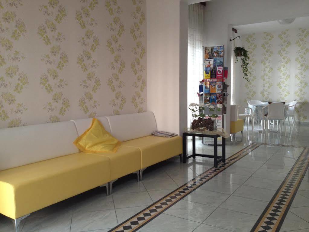Hotel Luana Римини Экстерьер фото